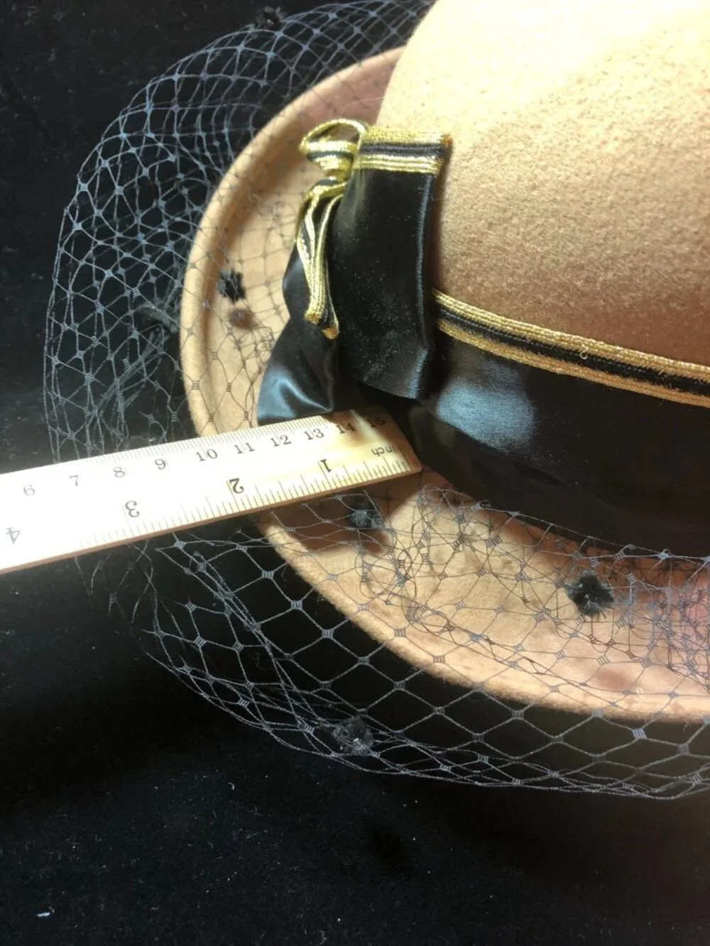 VINTAGE WOMEN'S TAN WOOL Felt Hat w/ Black Band Birdcage Veil Church